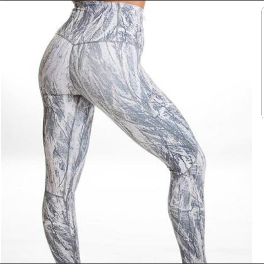 Ptula Chandre Birch Marble High Rise Legging NWT